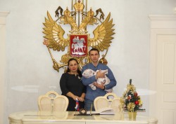 В Волгодонске состоялась торжественная регистрация первого ребенка 2023 года